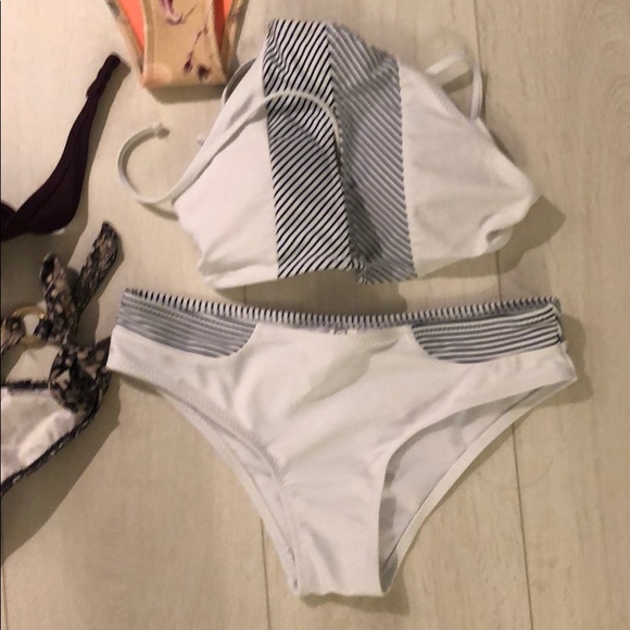 Bikini bundle - Picture 3 of 5